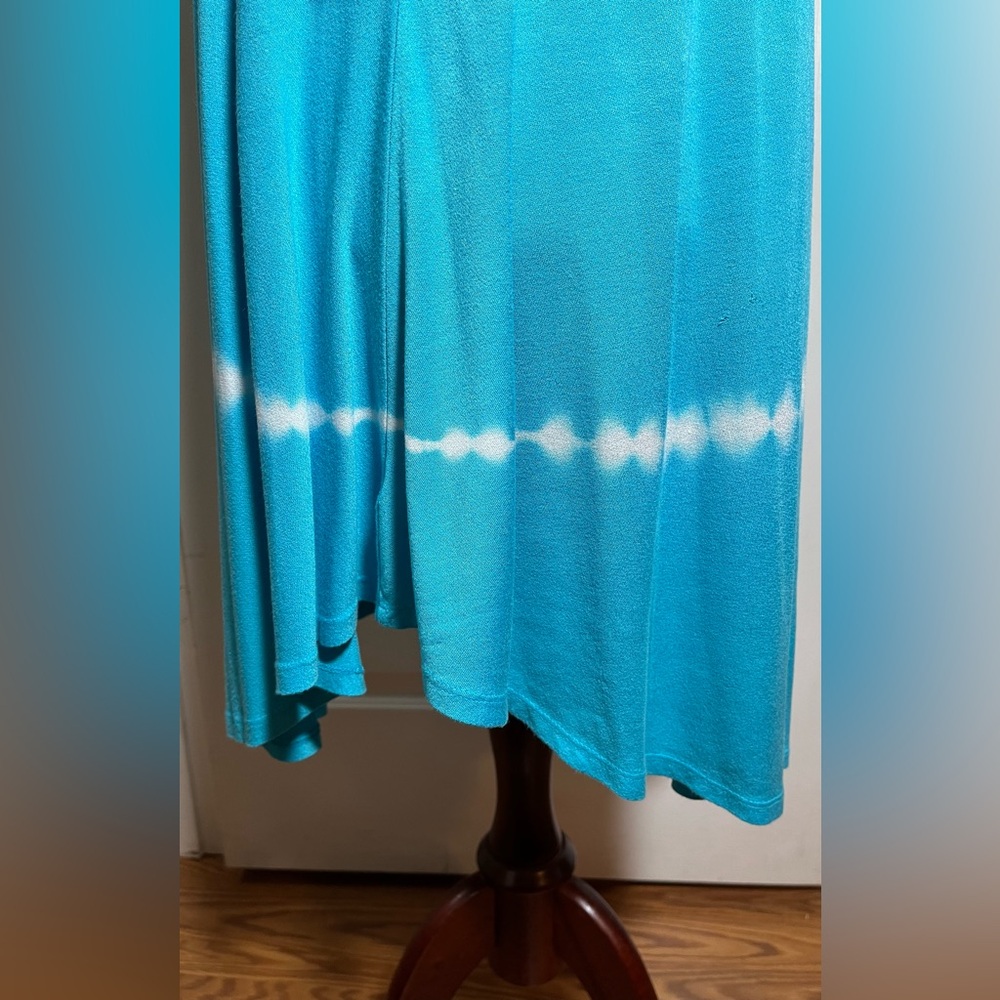 Lane Bryant Turquoise Tie-Dye Scoop Neck Swing Top - Picture 4 of 11